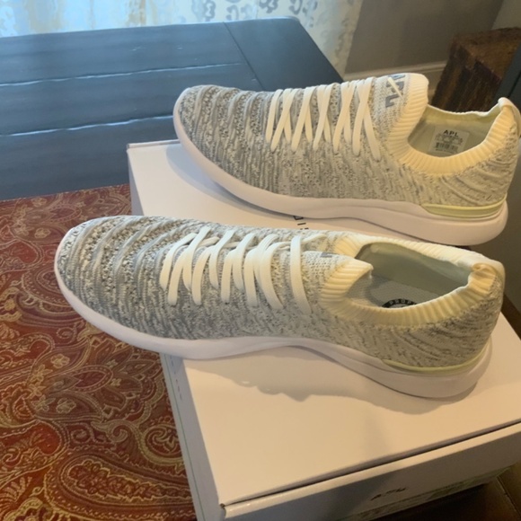 APL: Athletic Propulsion Labs Women's Techloom Wave,size 7.5,MSRP$245, BNIB - Picture 4 of 9